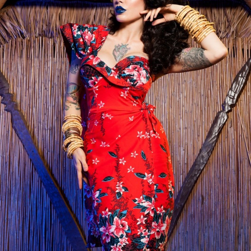 Deadly Dames Pin-up Girl Malibu tiki wiggle wrap dress